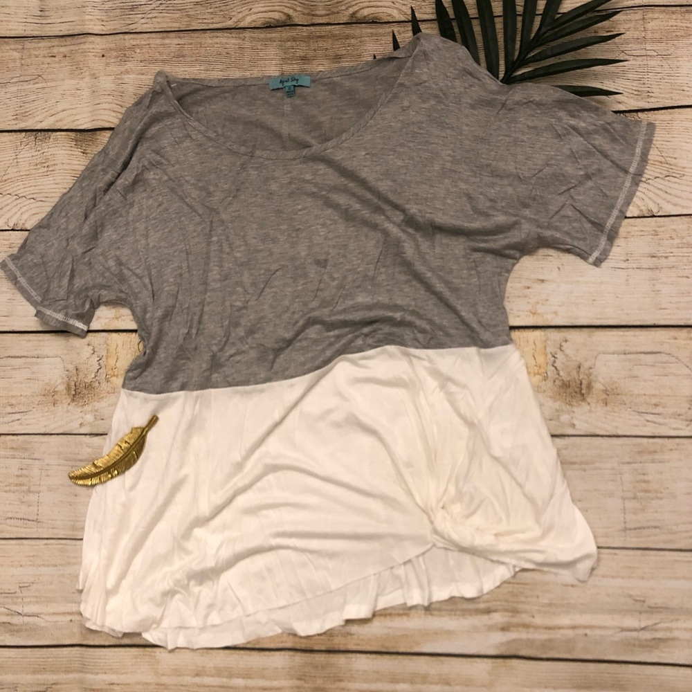 Colorblock knot tee